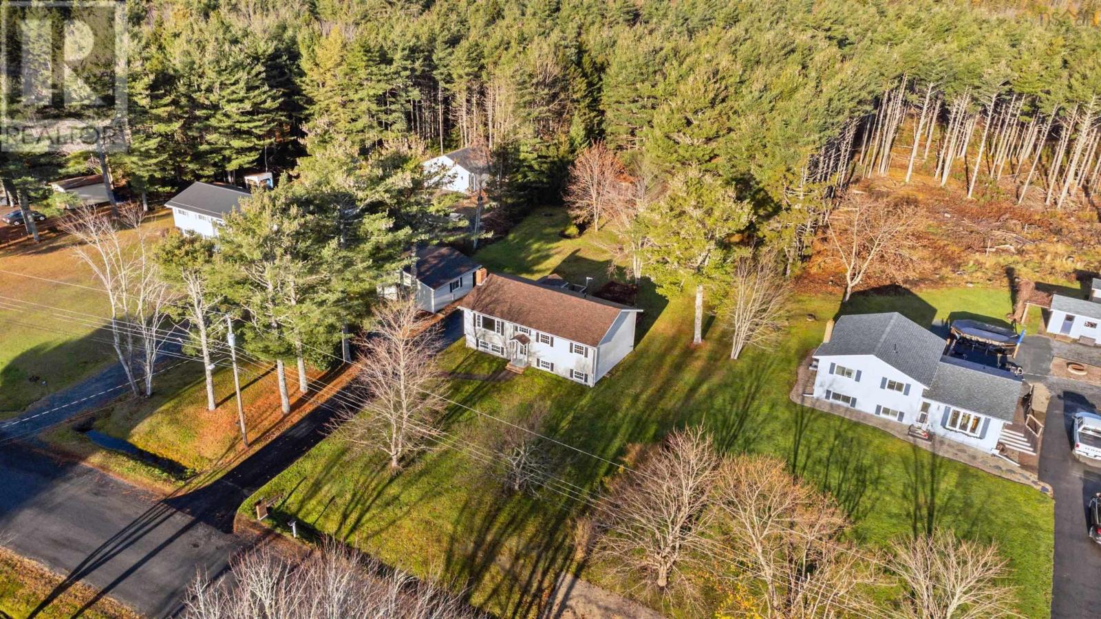 60 WINDWARD Avenue