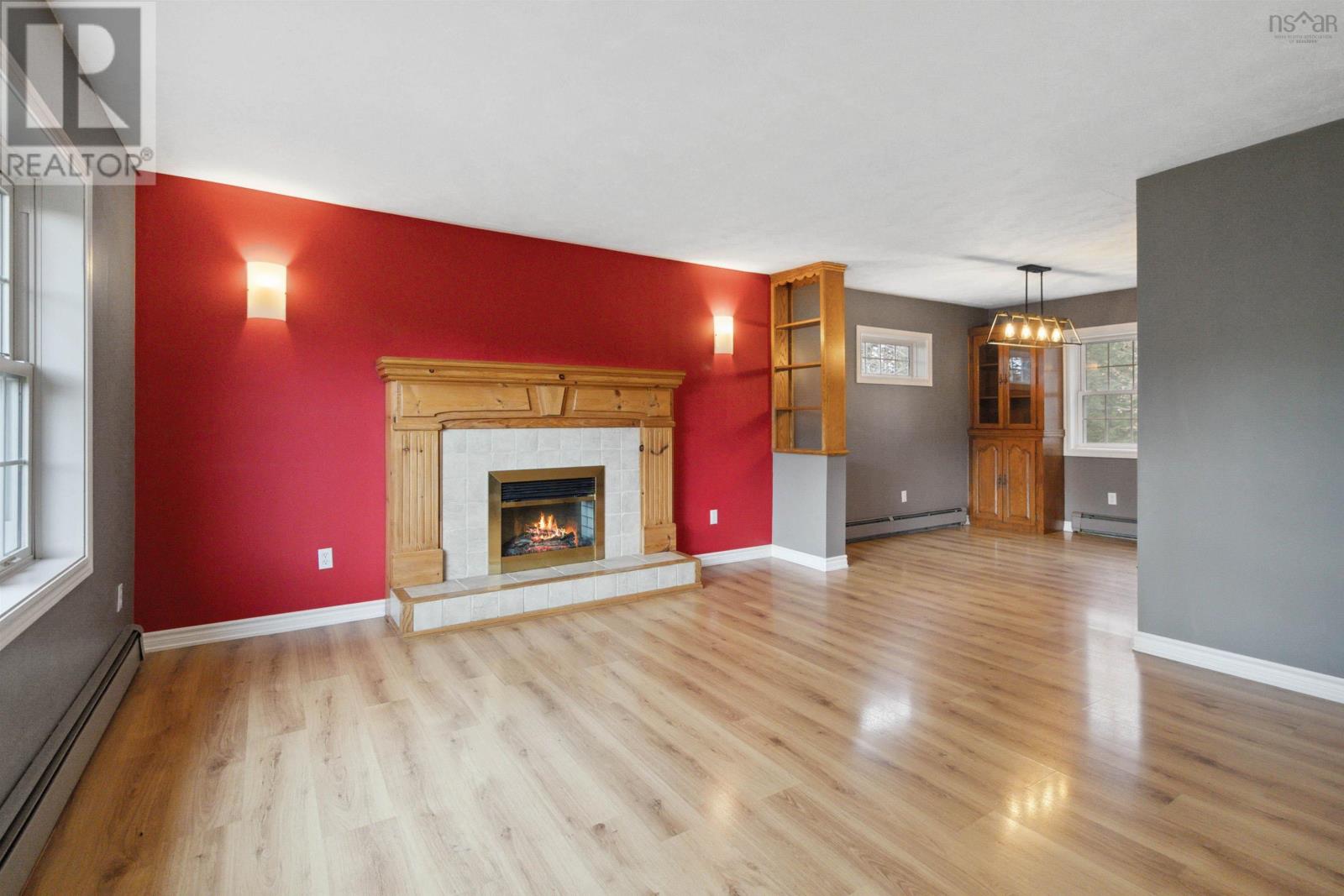 60 WINDWARD Avenue