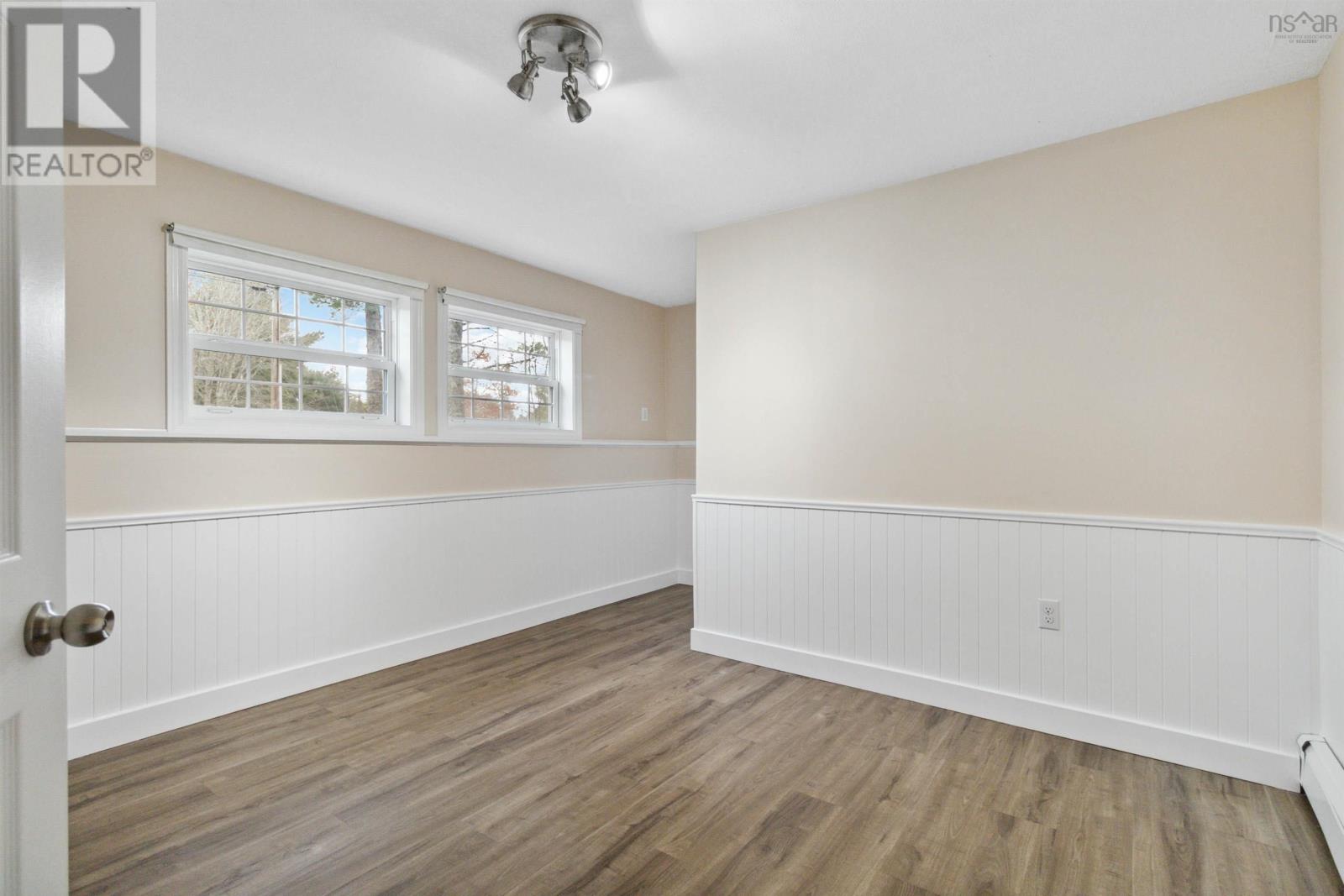 60 WINDWARD Avenue