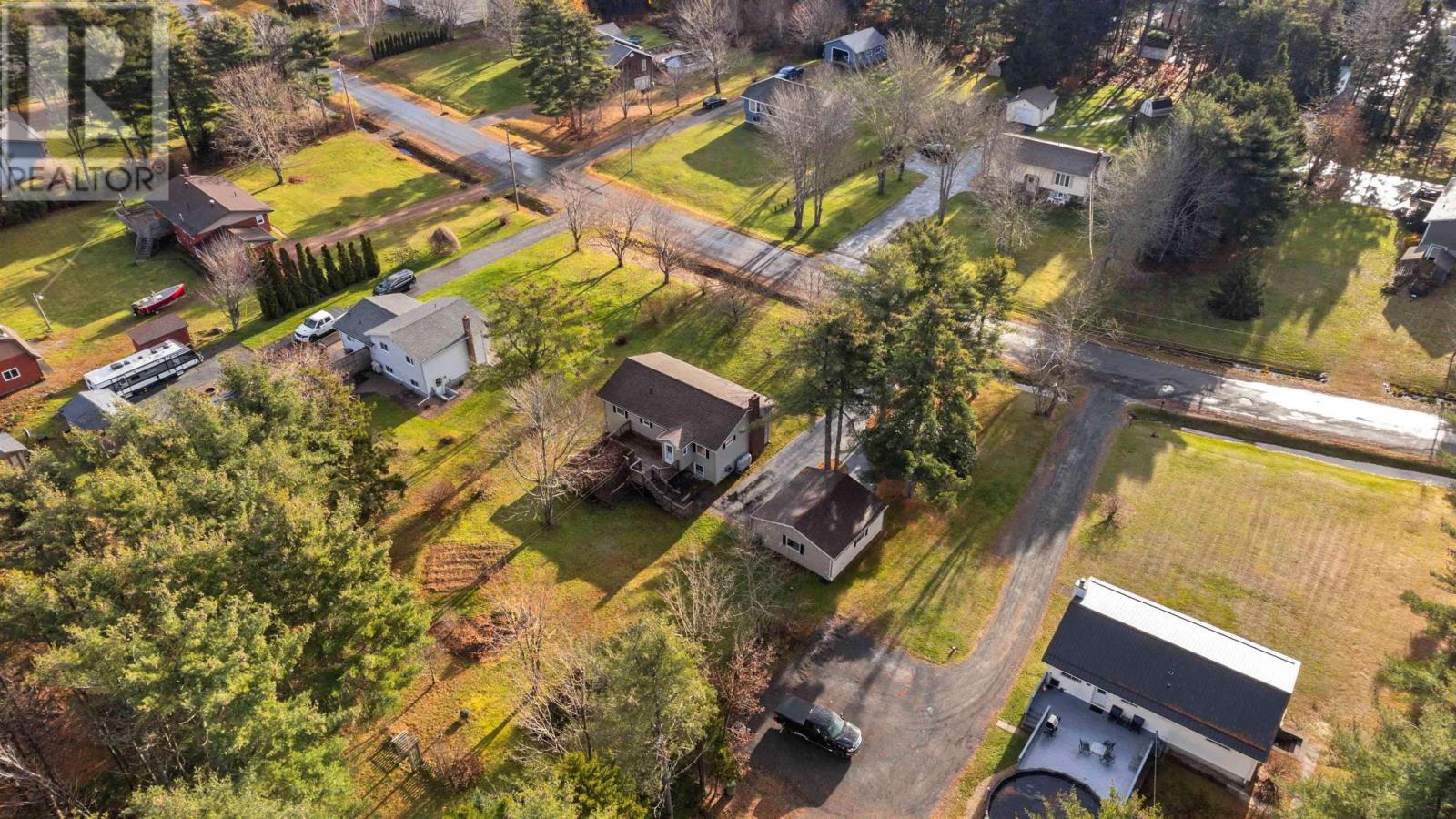 60 WINDWARD Avenue