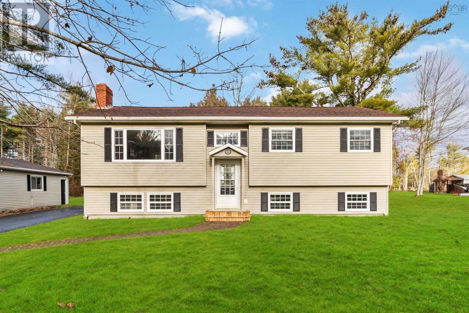 60 WINDWARD Avenue