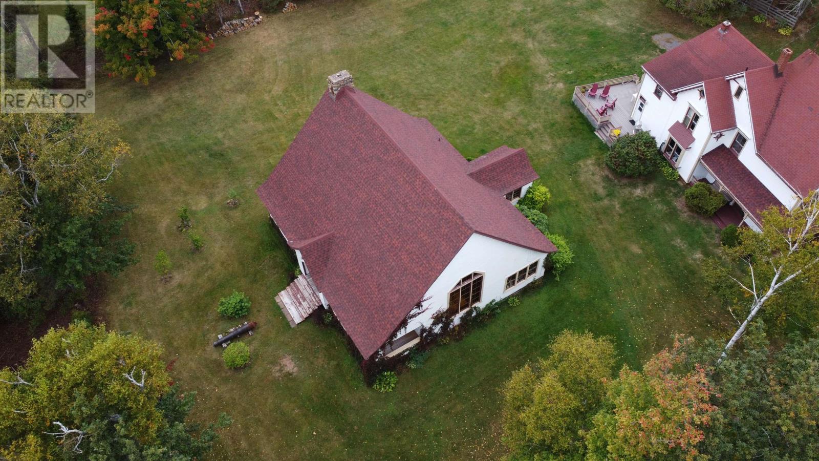 9 East Royalty Road