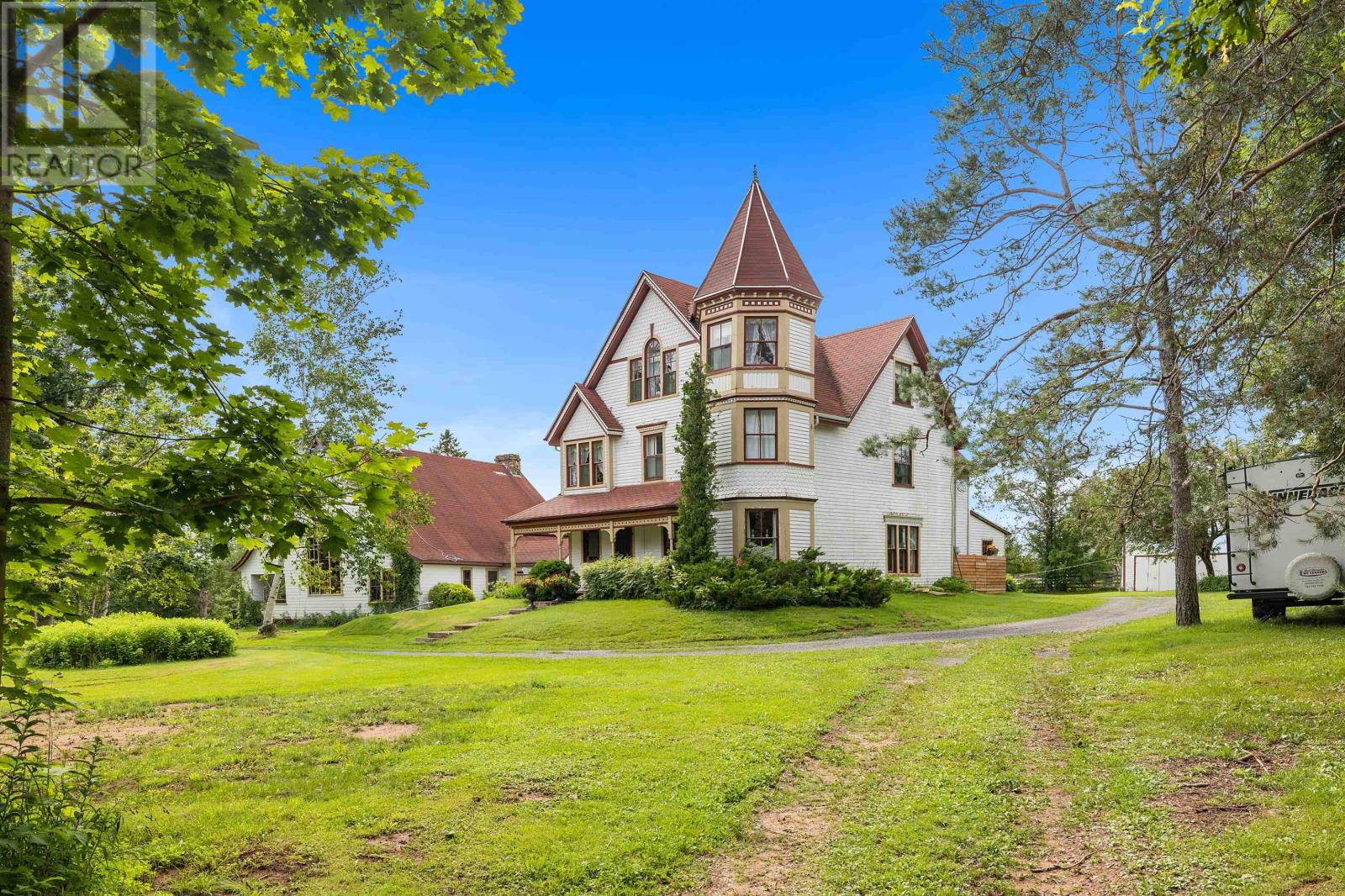 9 East Royalty Road