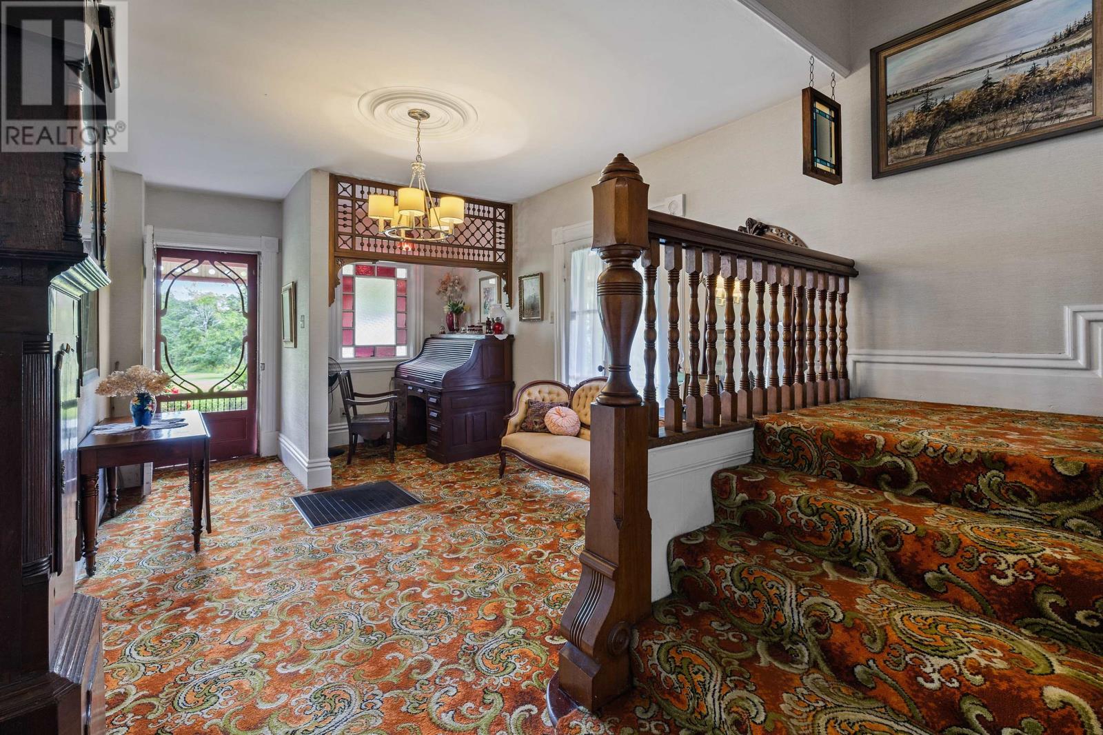 9 East Royalty Road