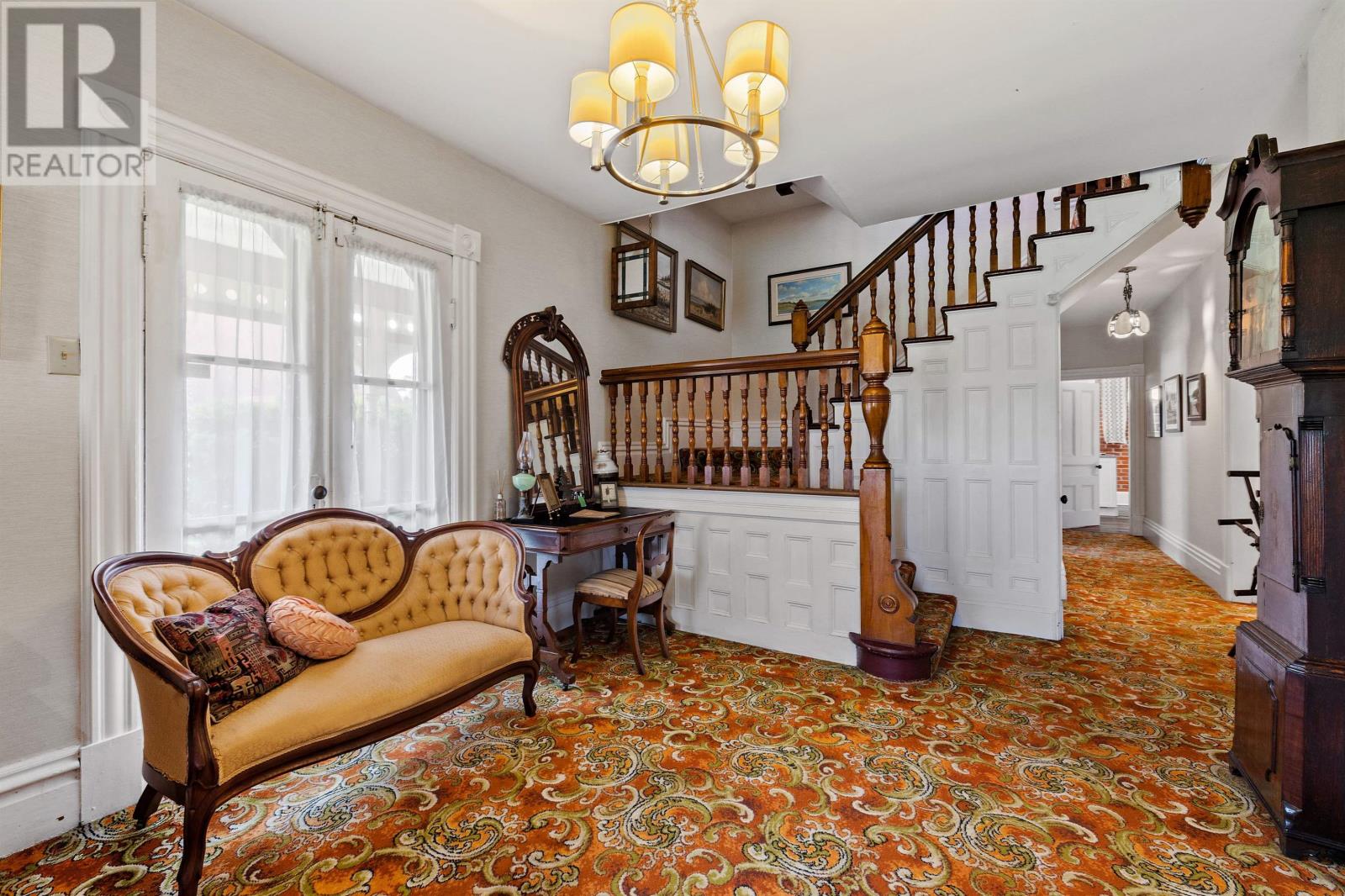 9 East Royalty Road