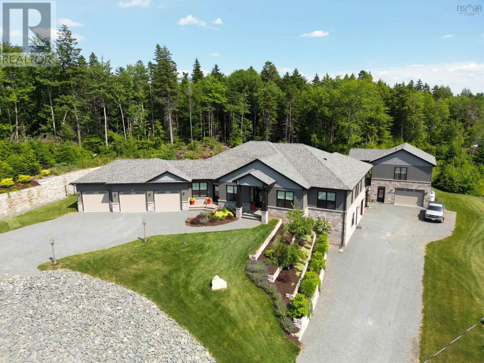 561 Heddas Way