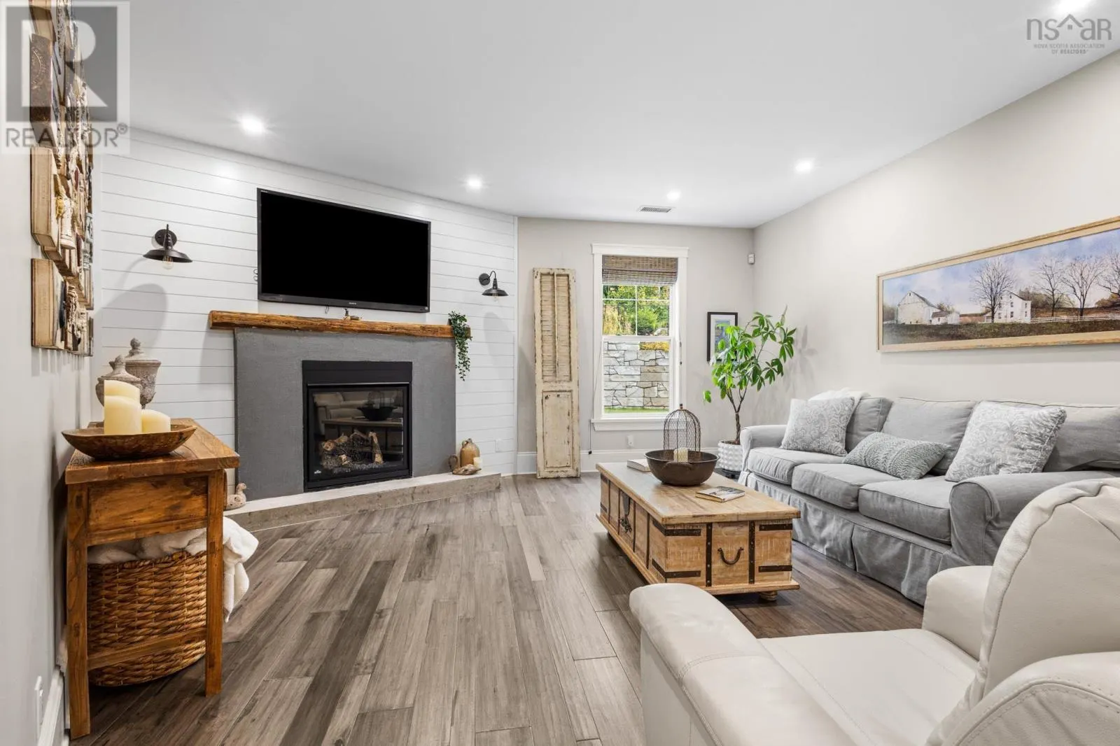 561 Heddas Way