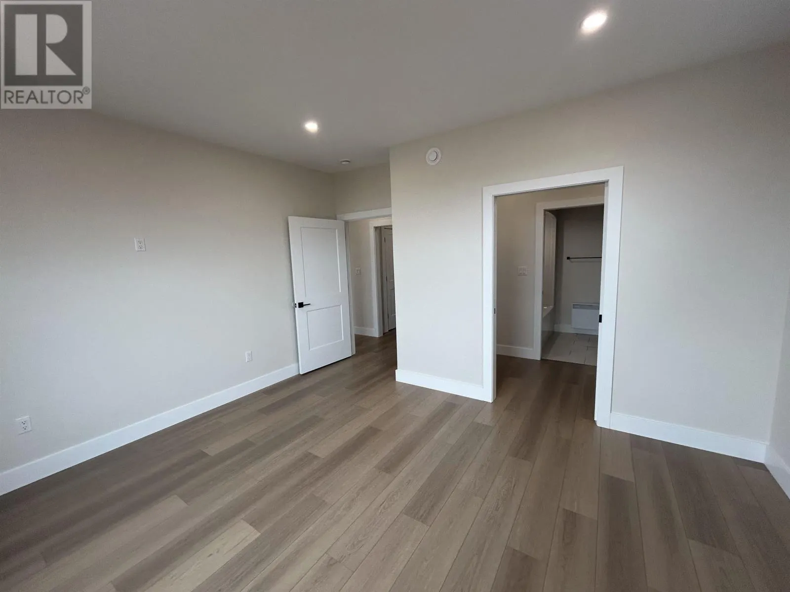 1374 Kingston Road|RTE 235
