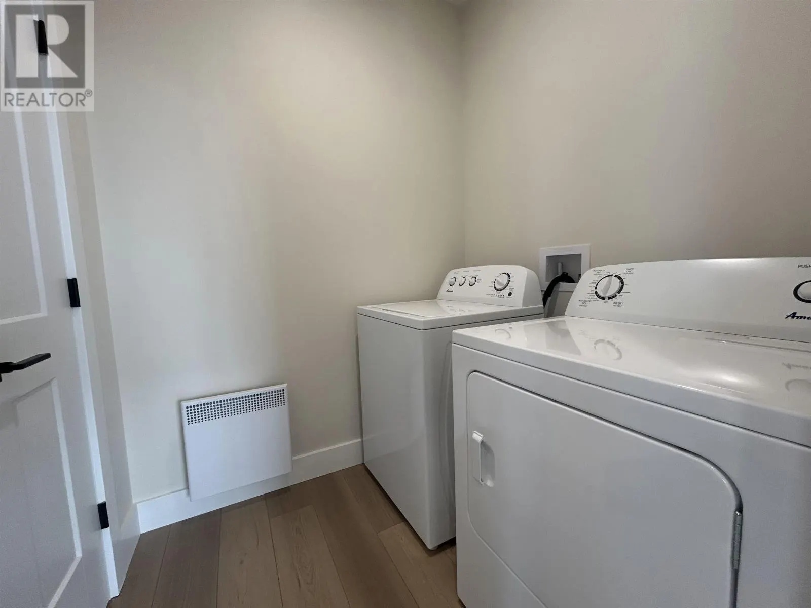 1374 Kingston Road|RTE 235
