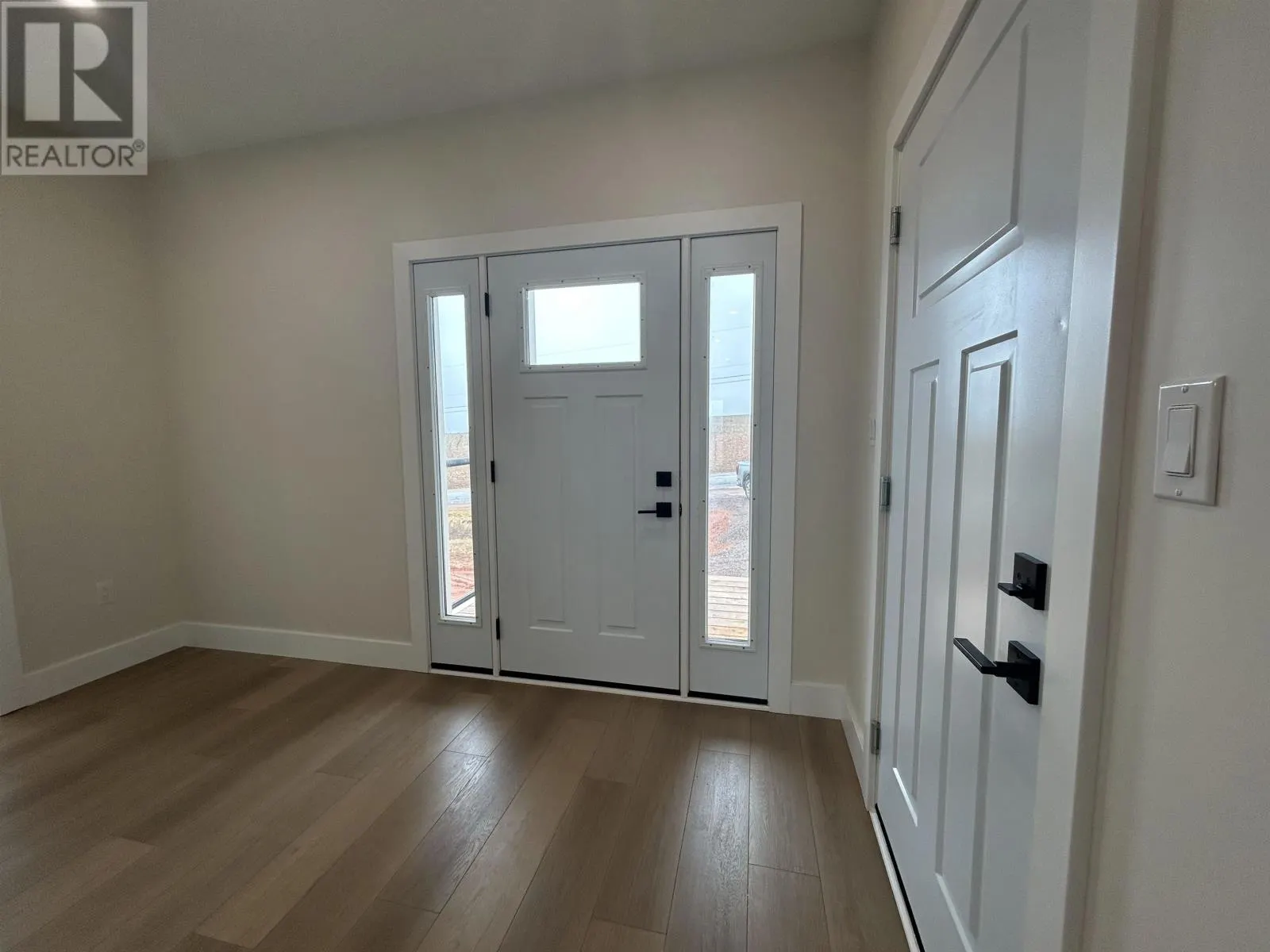 1374 Kingston Road|RTE 235