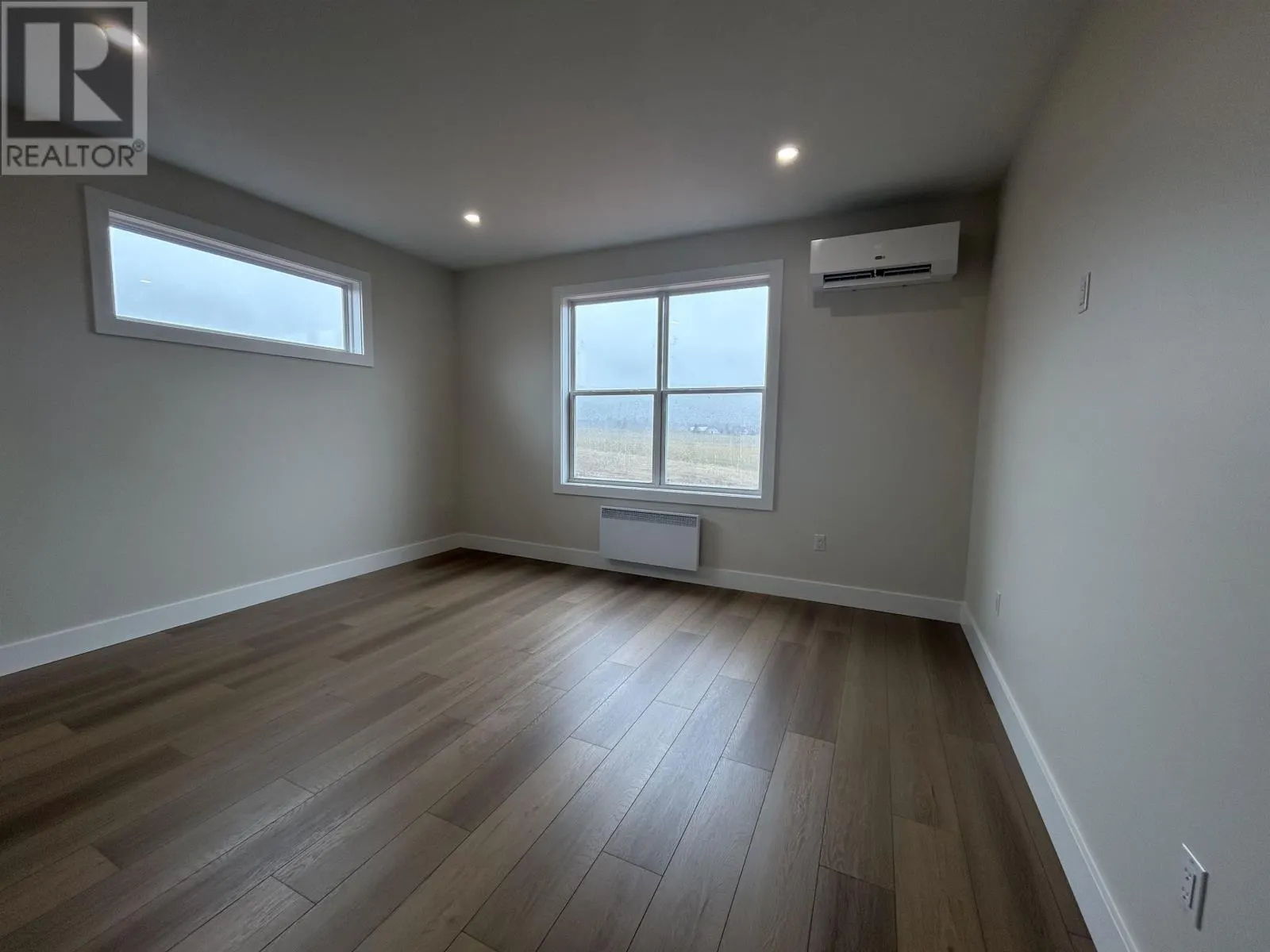 1374 Kingston Road|RTE 235