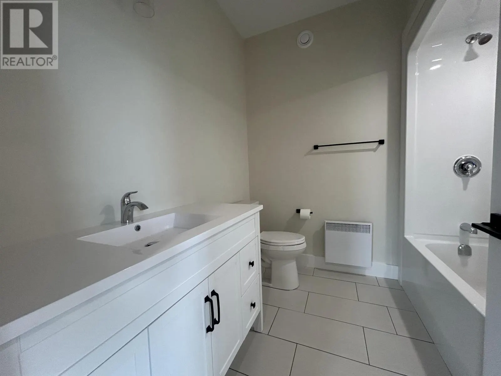 1374 Kingston Road|RTE 235