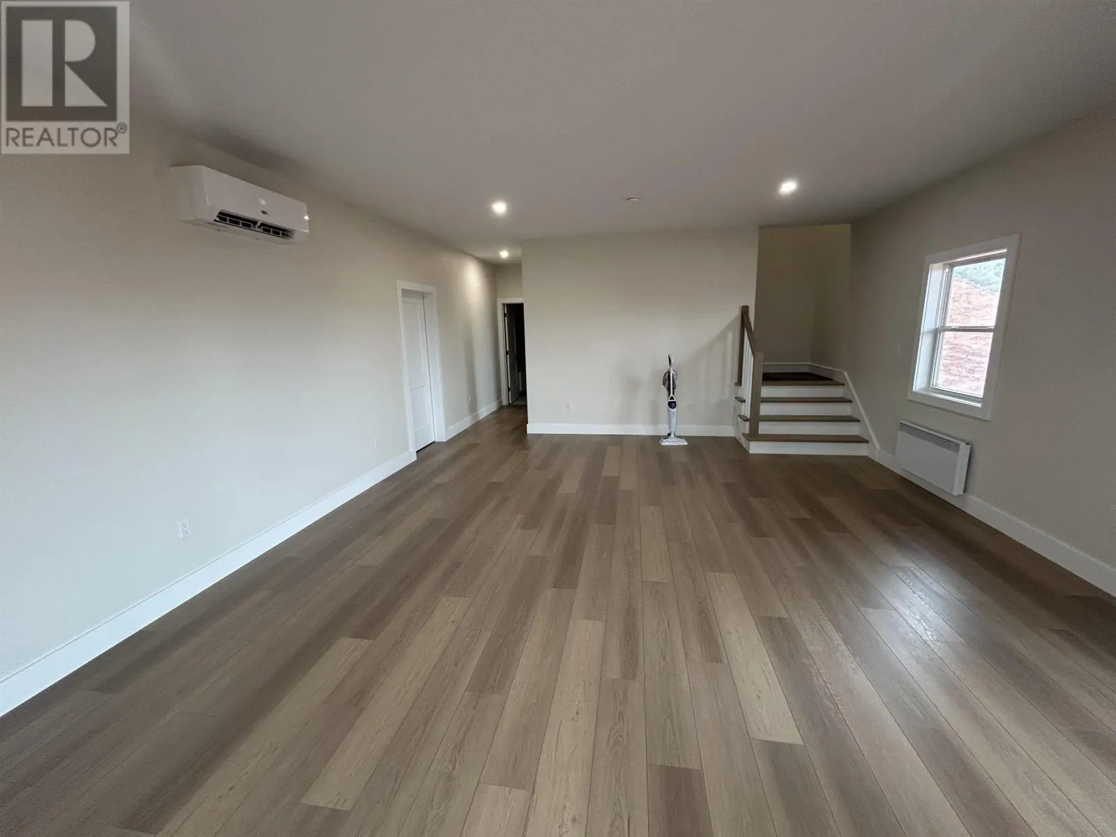 1374 Kingston Road|RTE 235