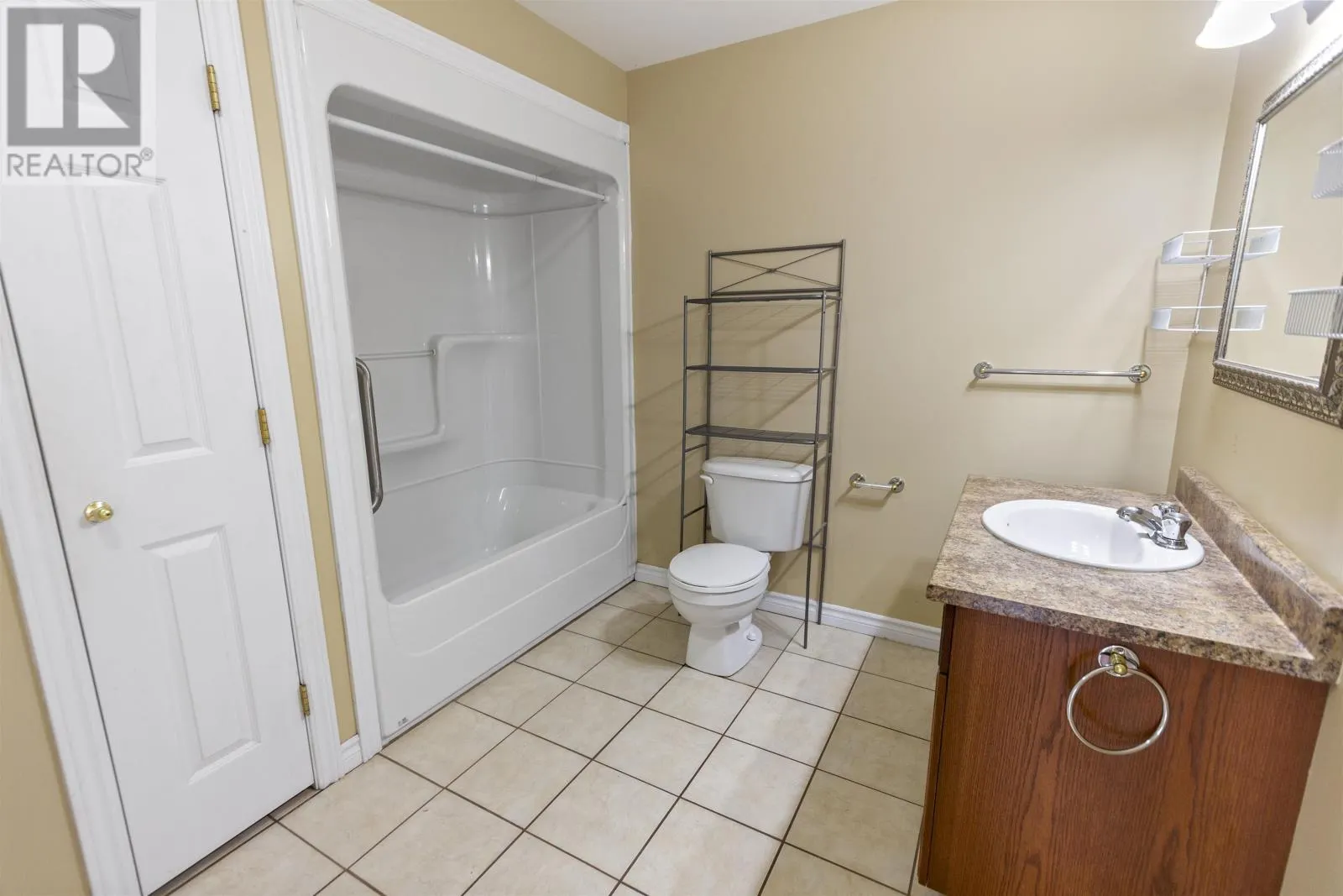 11 17 Heatherway Drive