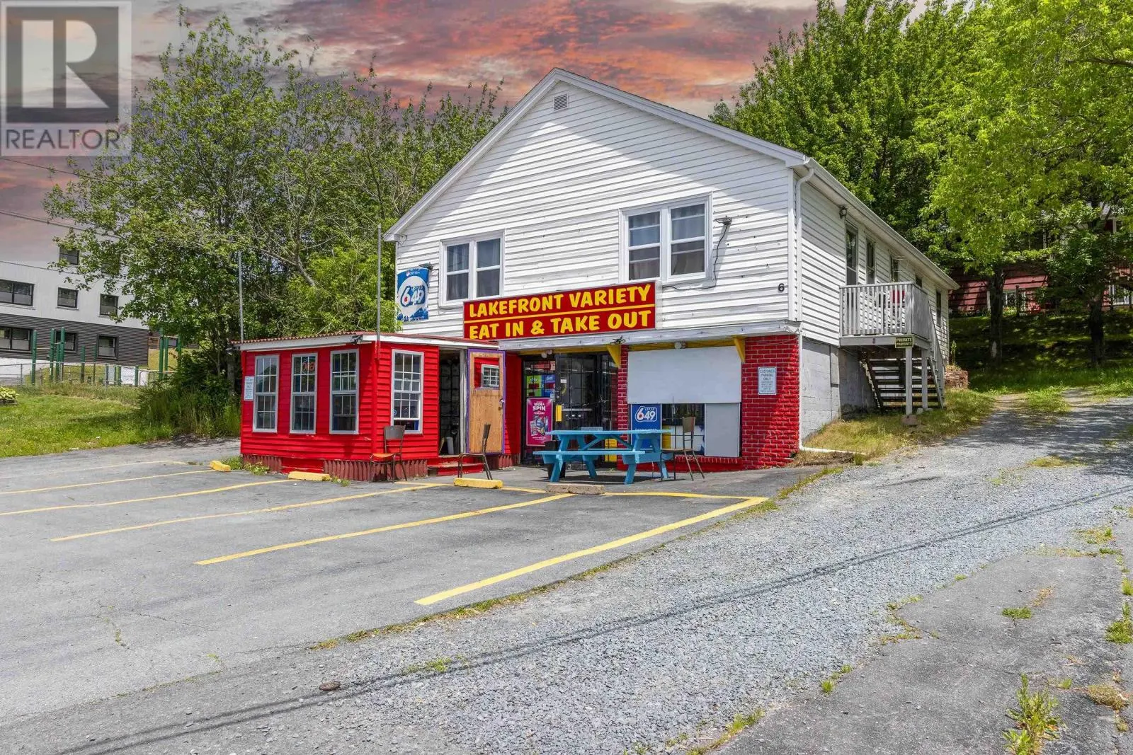 16 6 Lakefront Road