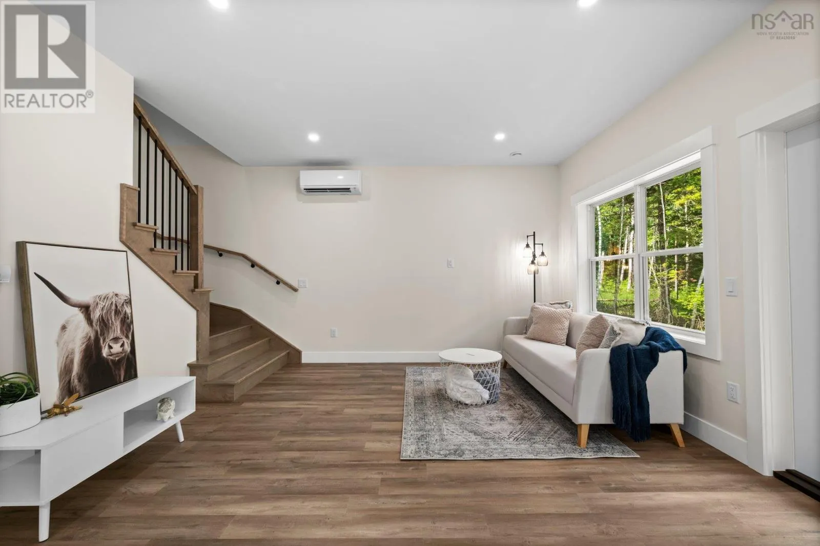 102 44 Blue Jay Way