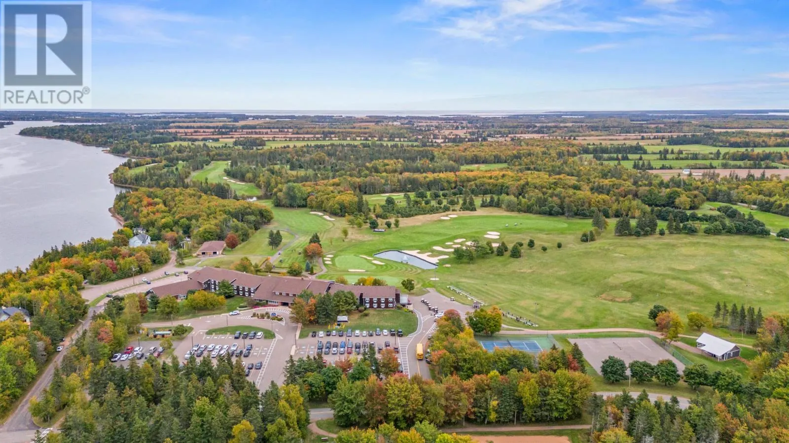 25 Charlottes Way