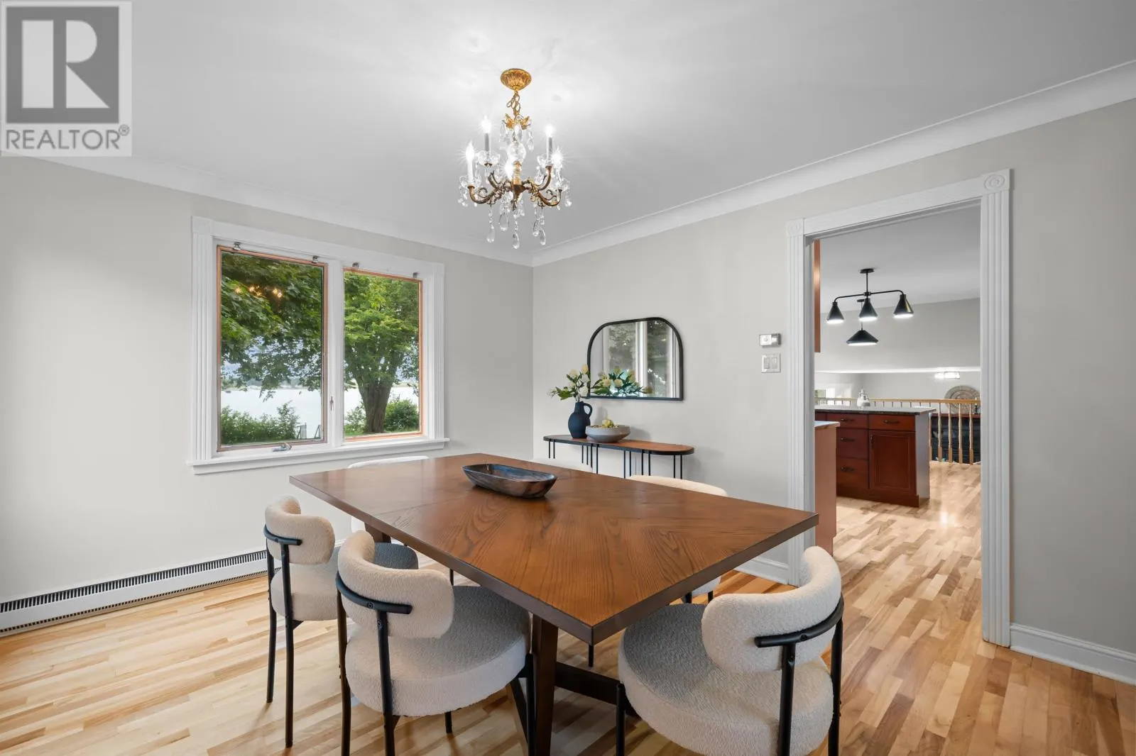 135 Queen Elizabeth Drive