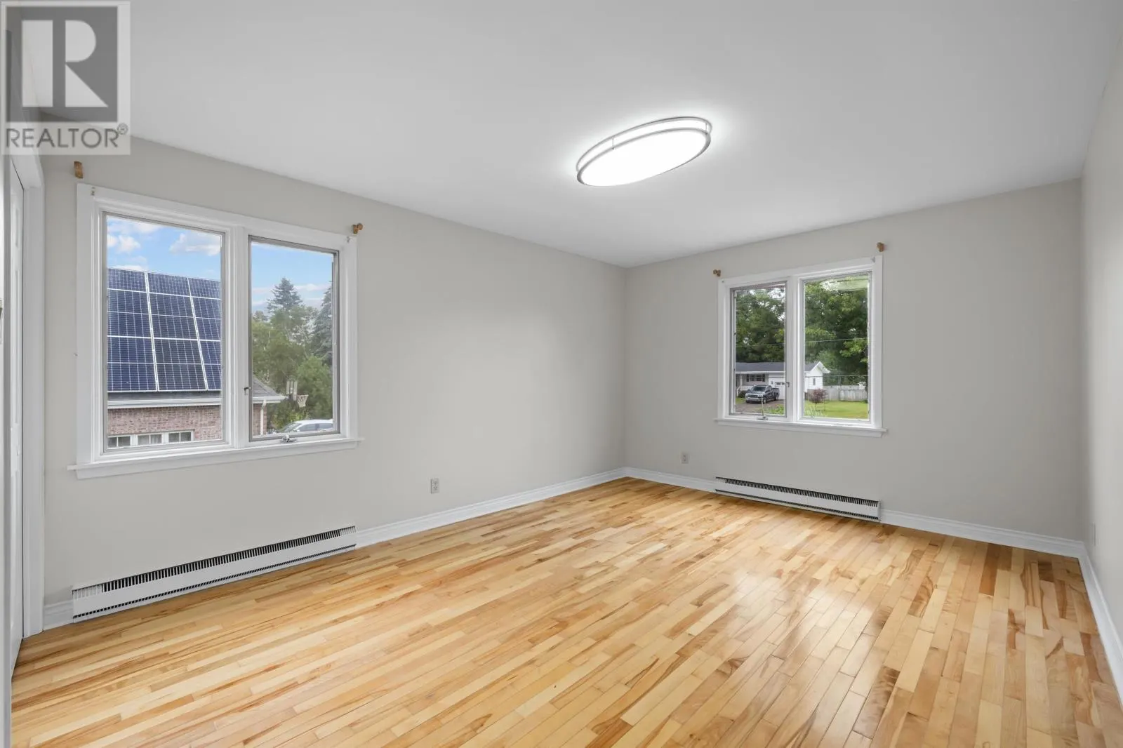 135 Queen Elizabeth Drive