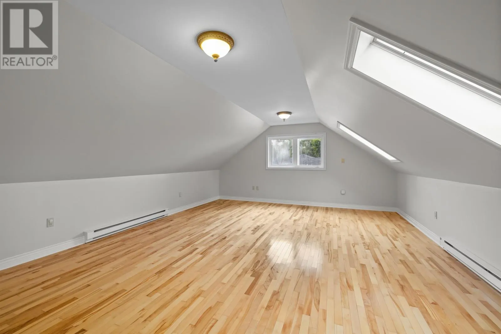 135 Queen Elizabeth Drive