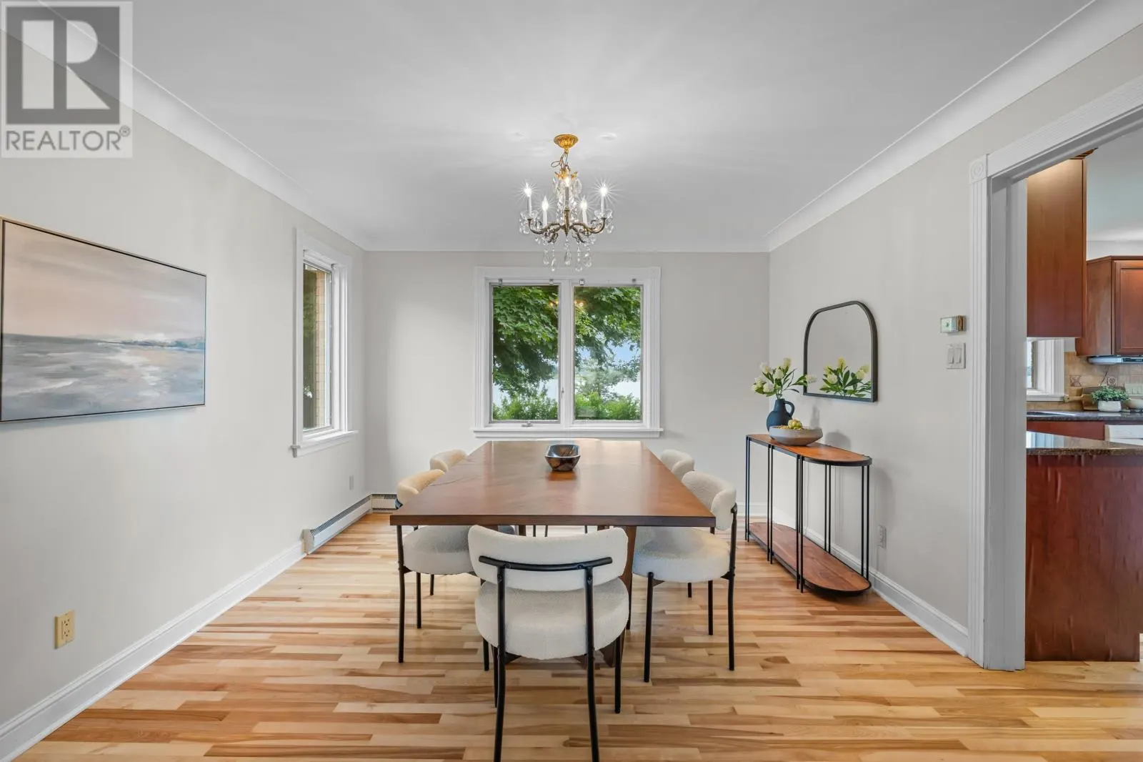 135 Queen Elizabeth Drive
