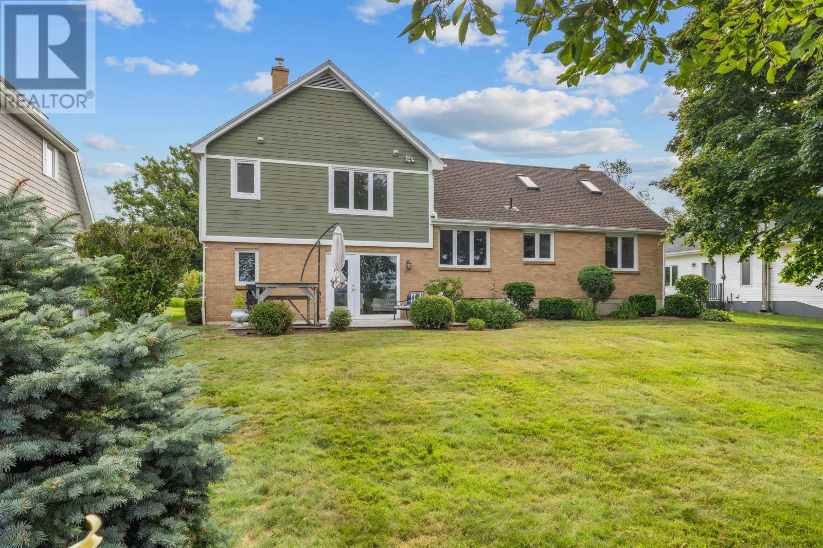 135 Queen Elizabeth Drive