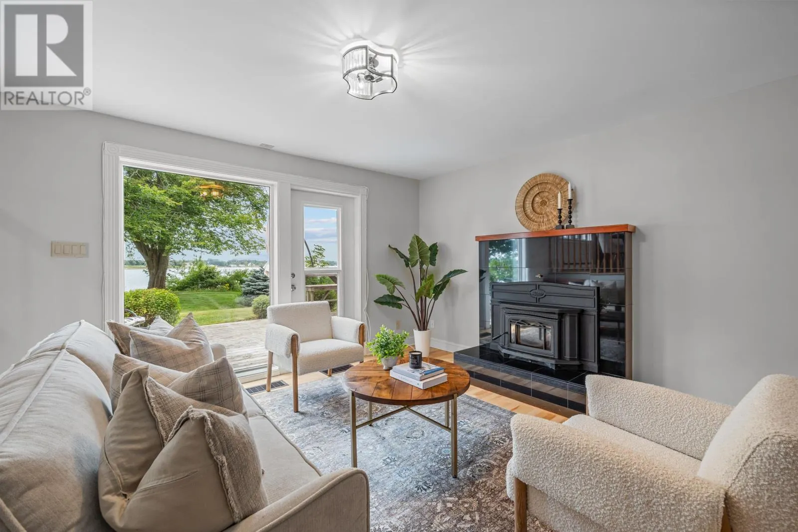 135 Queen Elizabeth Drive