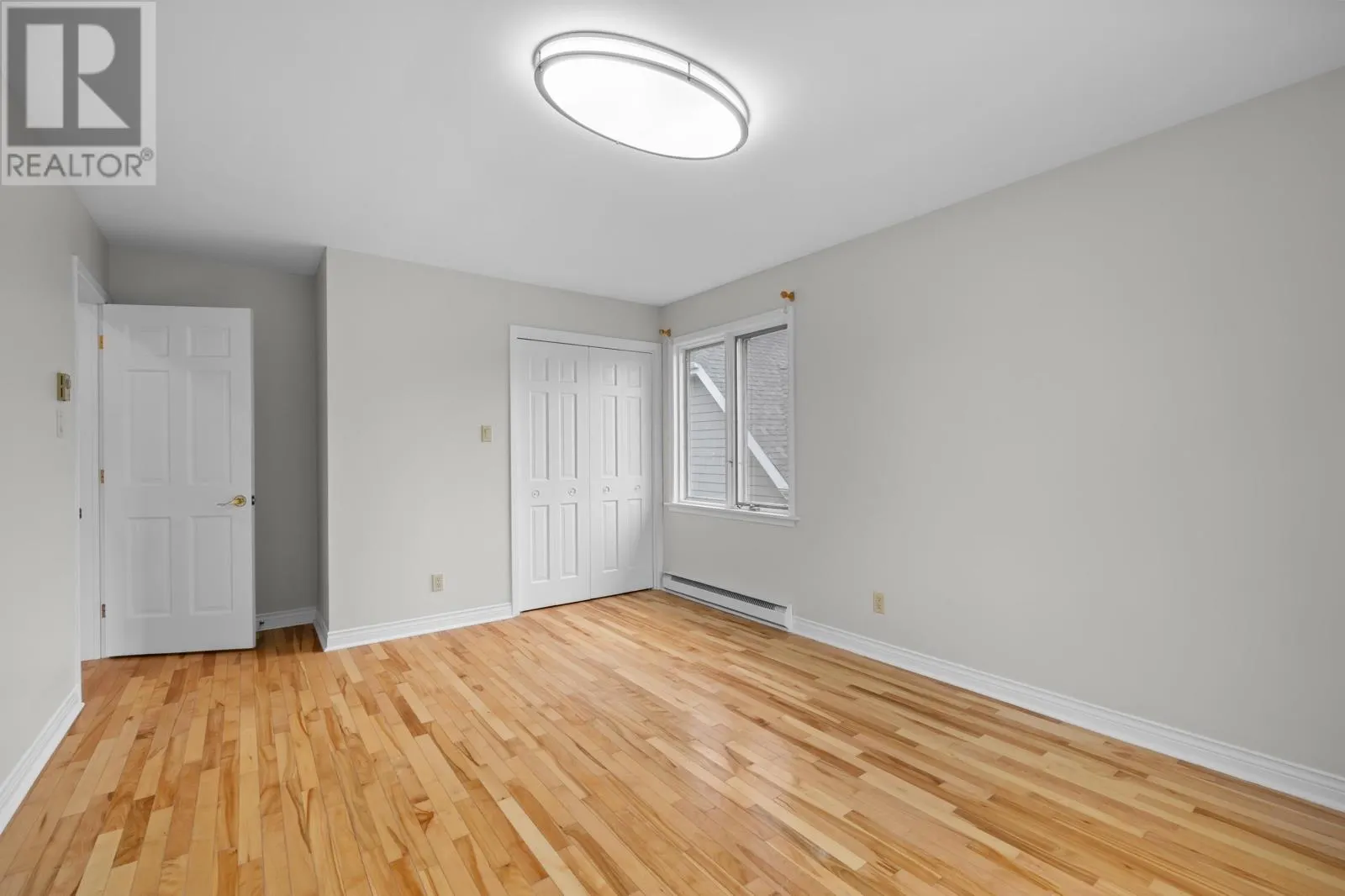 135 Queen Elizabeth Drive