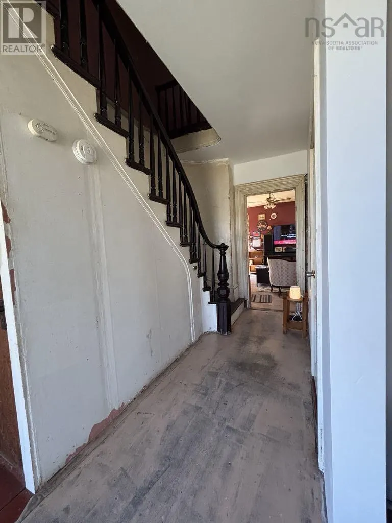 5 Strickland Road