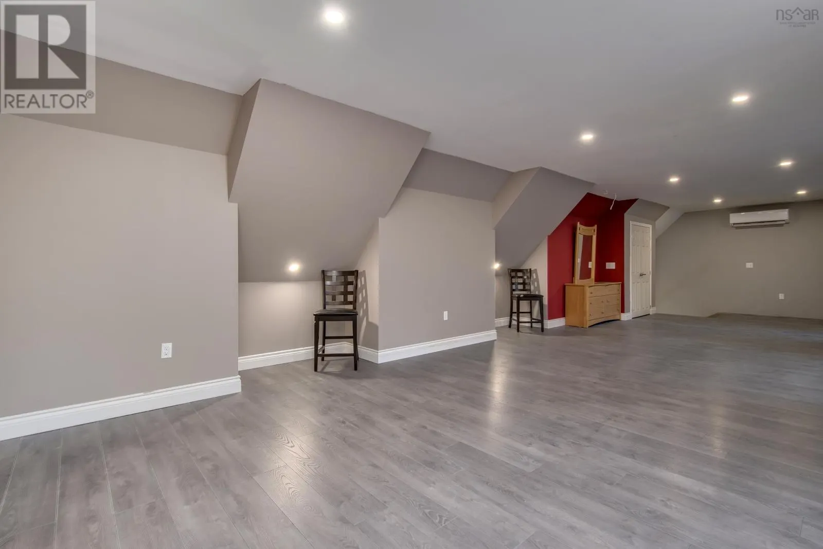192 Gleneagles Drive