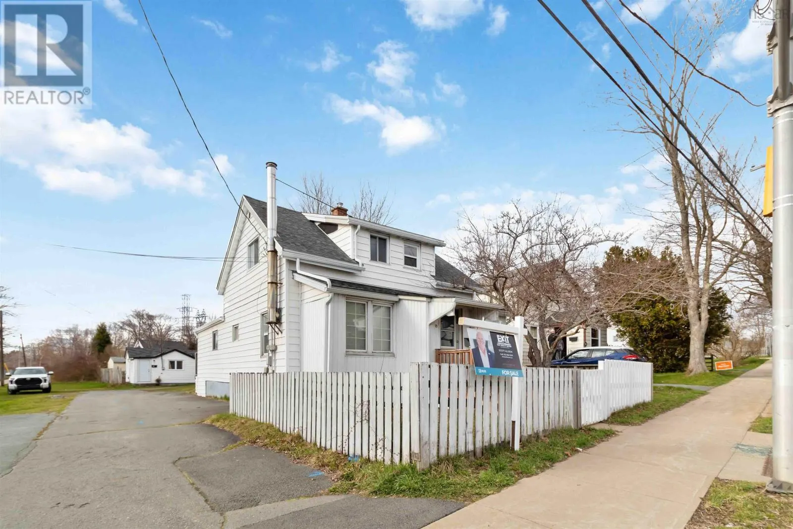 33 Albro Lake Road