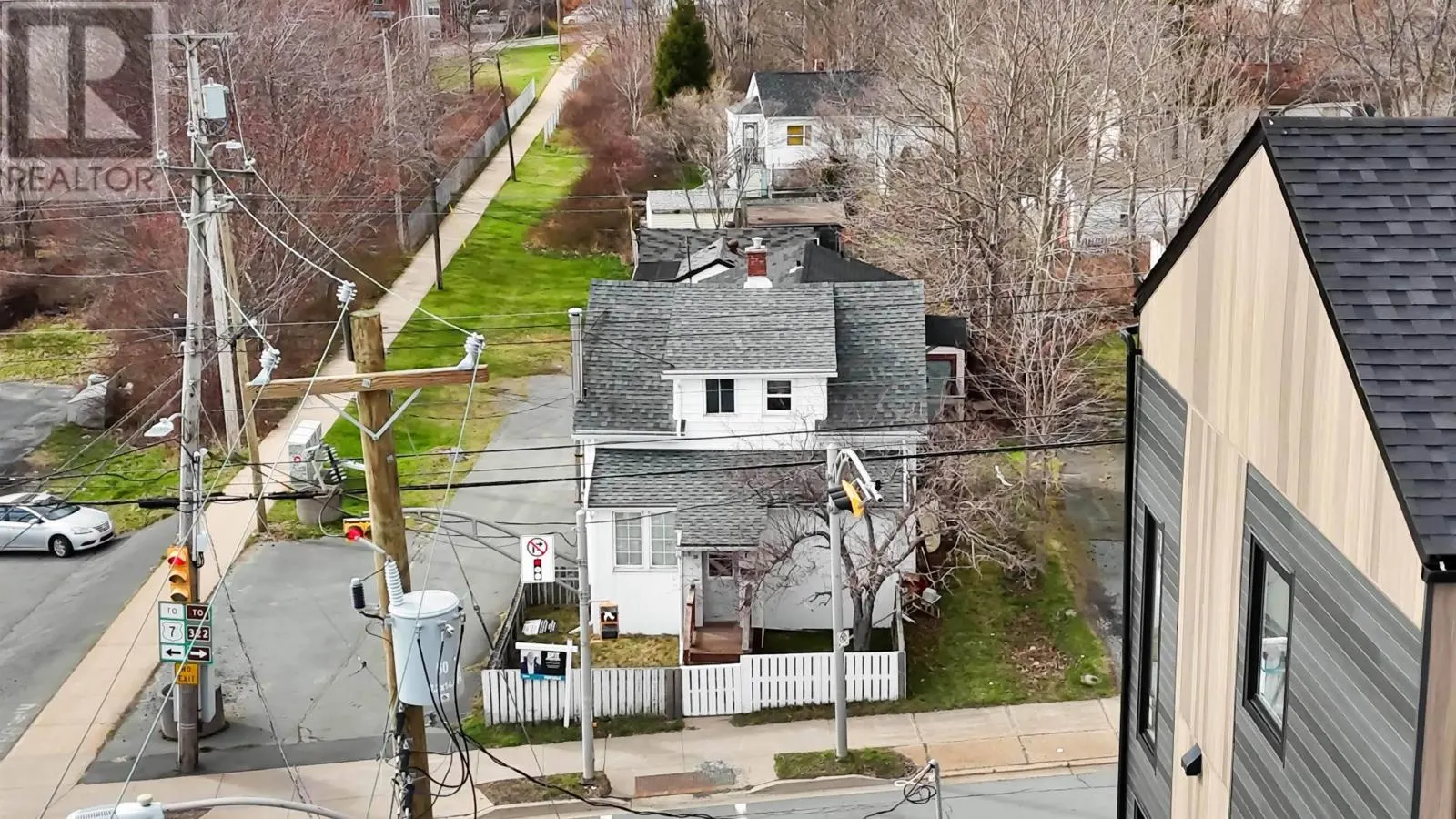 33 Albro Lake Road