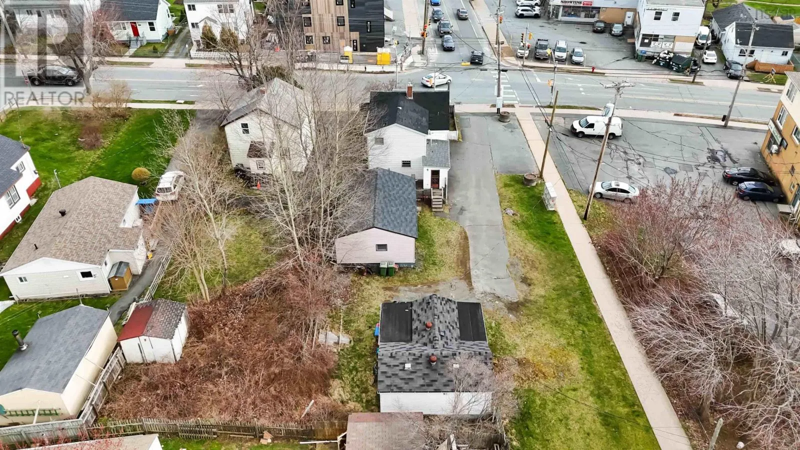33 Albro Lake Road