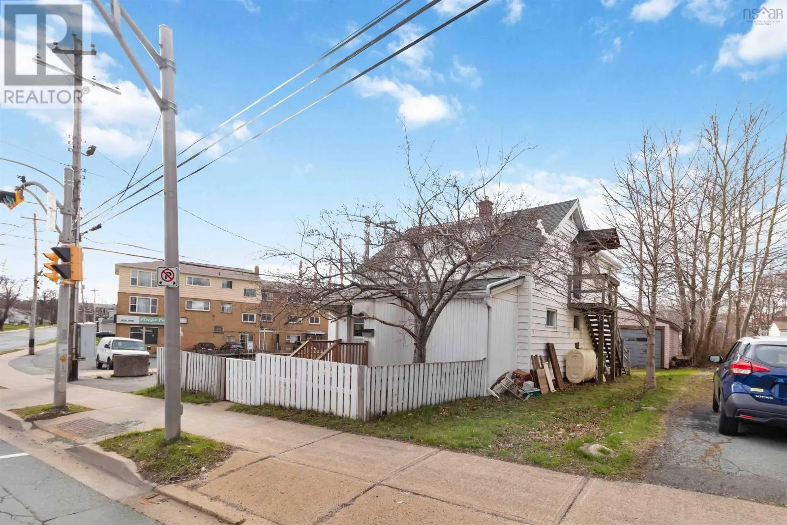 33 Albro Lake Road