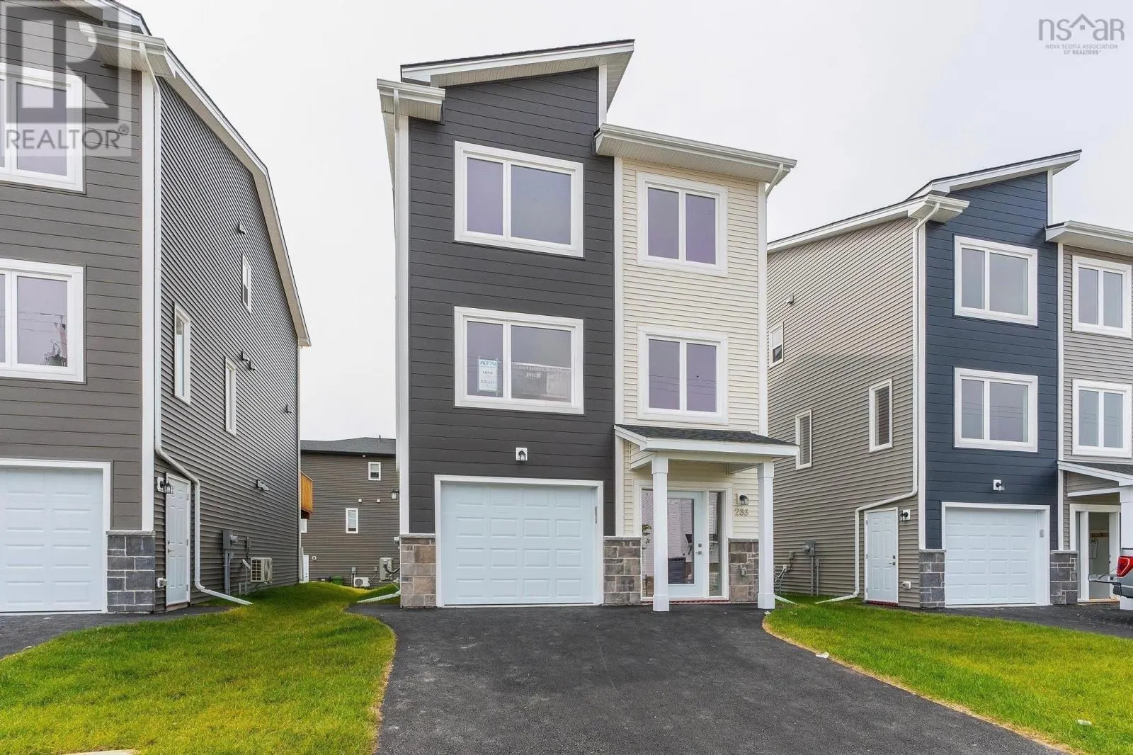 Lot 3049 Zeppelin Crescent