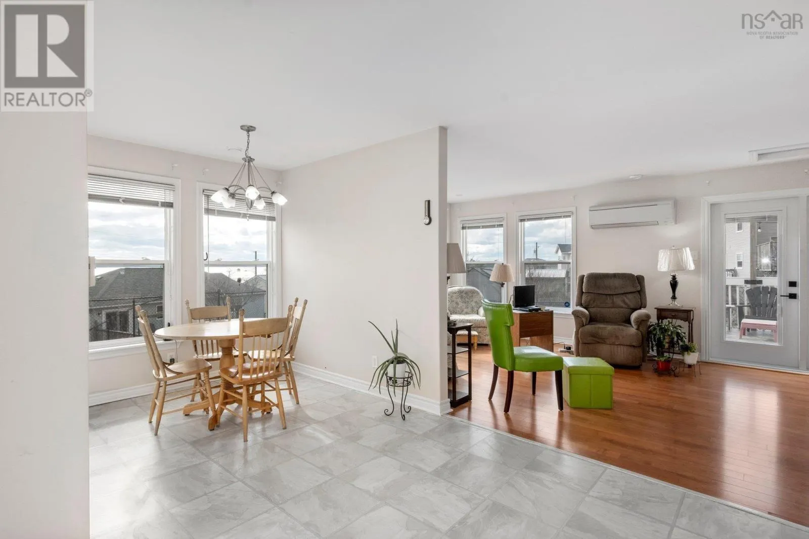 60 Sea Spray Dr
