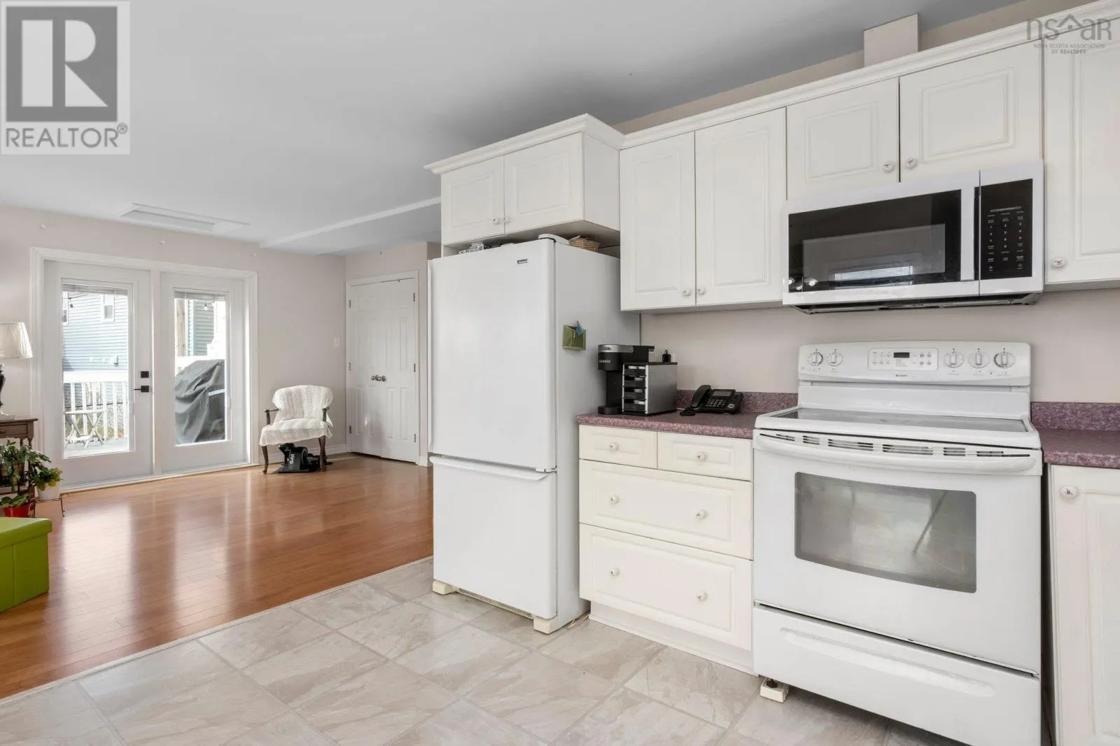 60 Sea Spray Dr