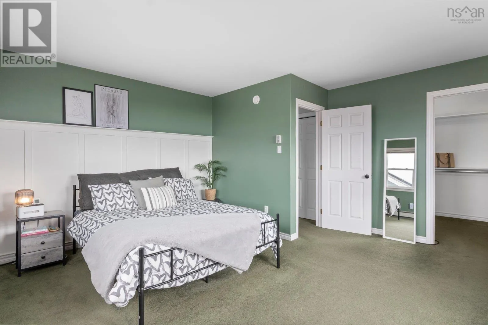 60 Sea Spray Dr