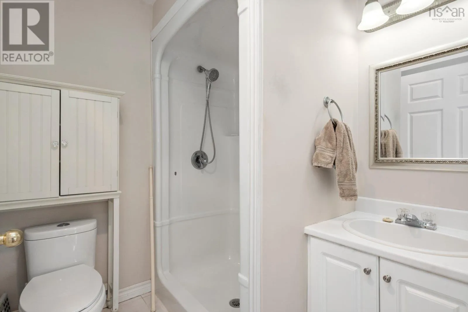 60 Sea Spray Dr