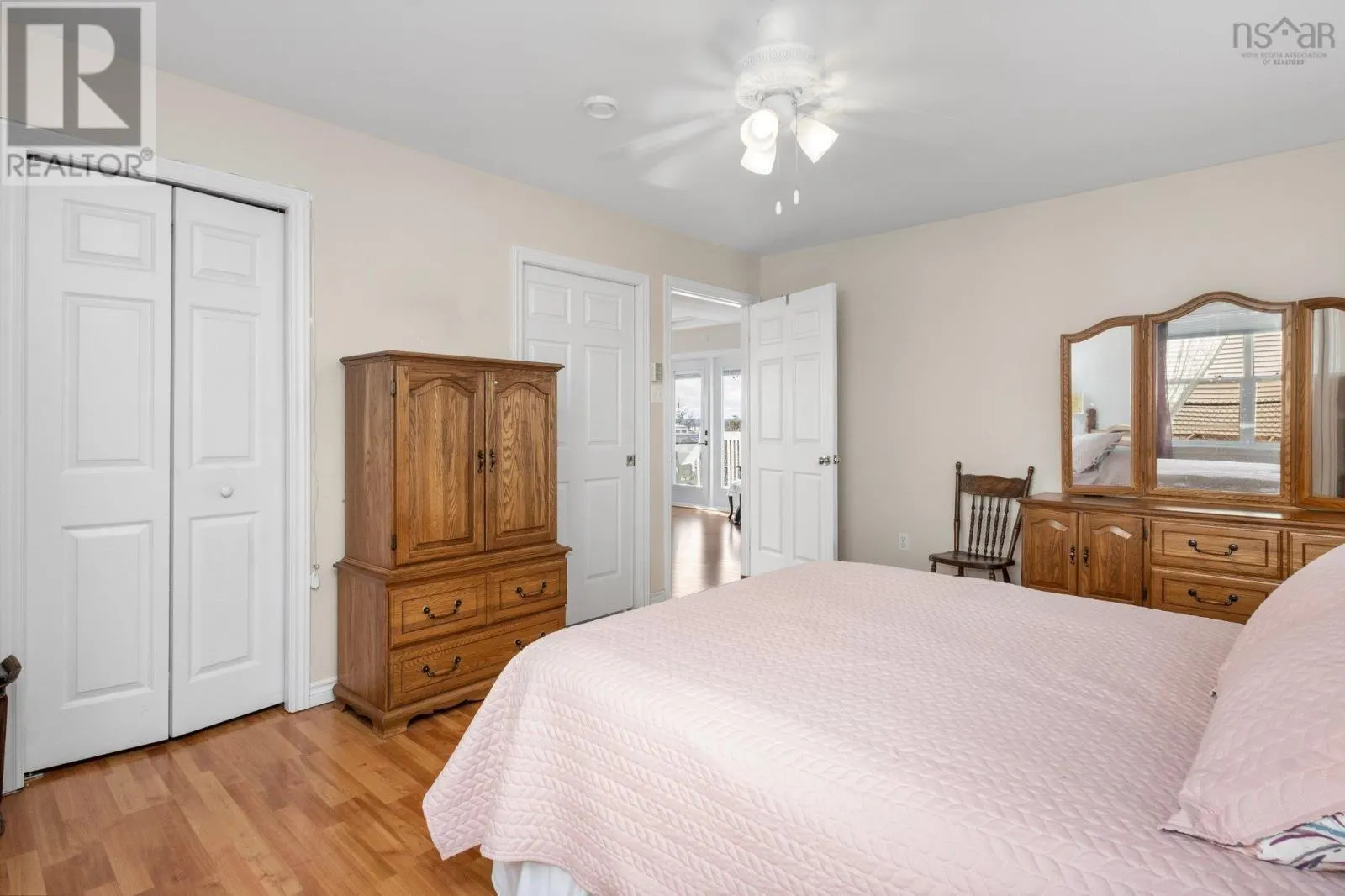60 Sea Spray Dr