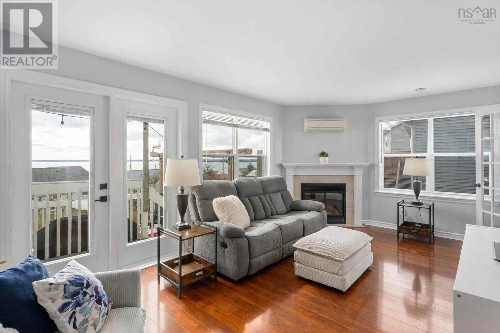 60 Sea Spray Dr