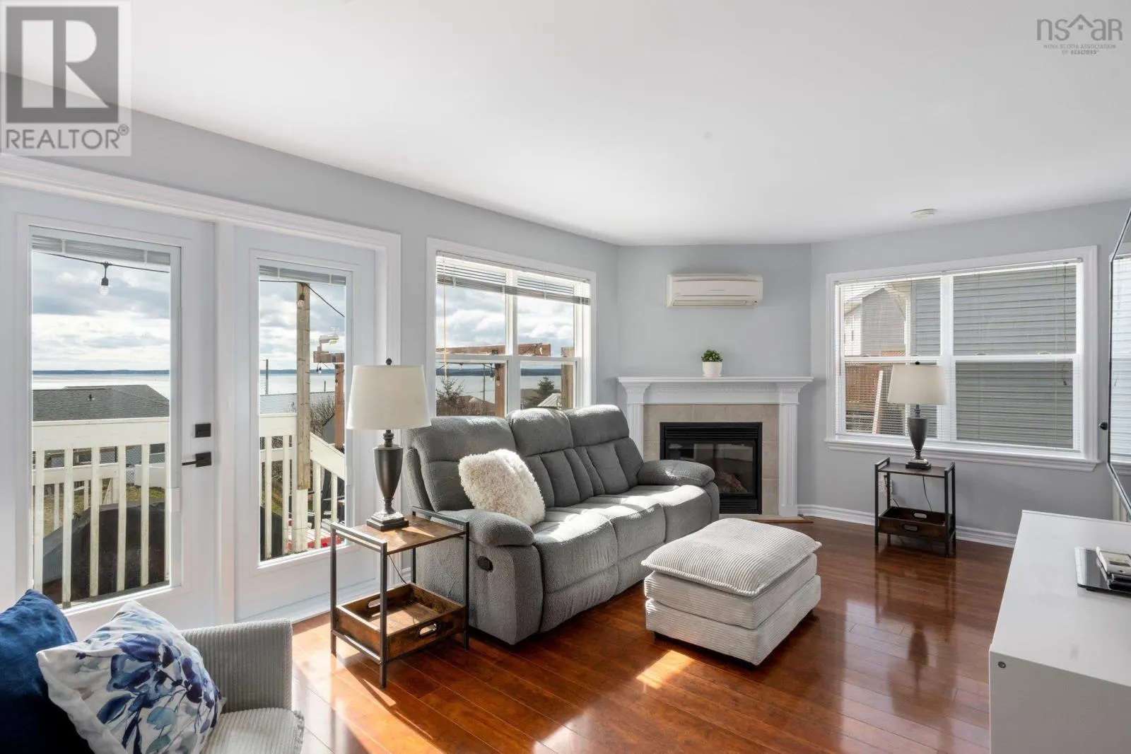 60 Sea Spray Dr