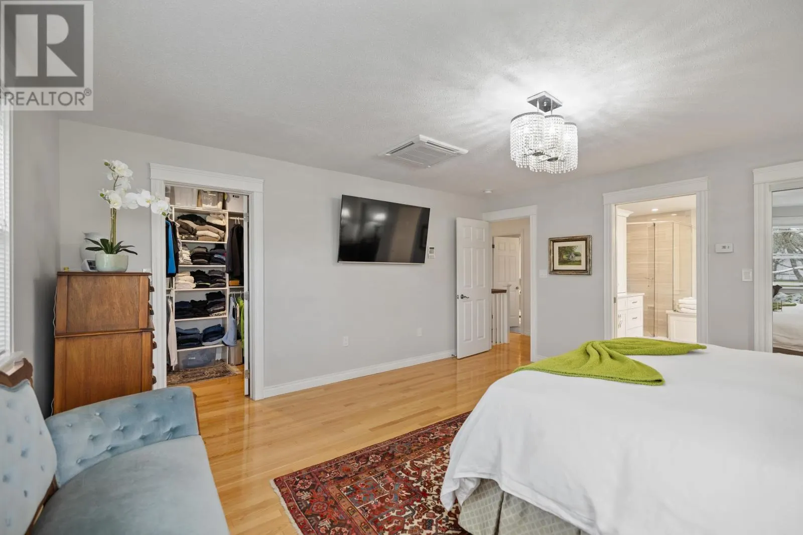 33 St Claire Avenue