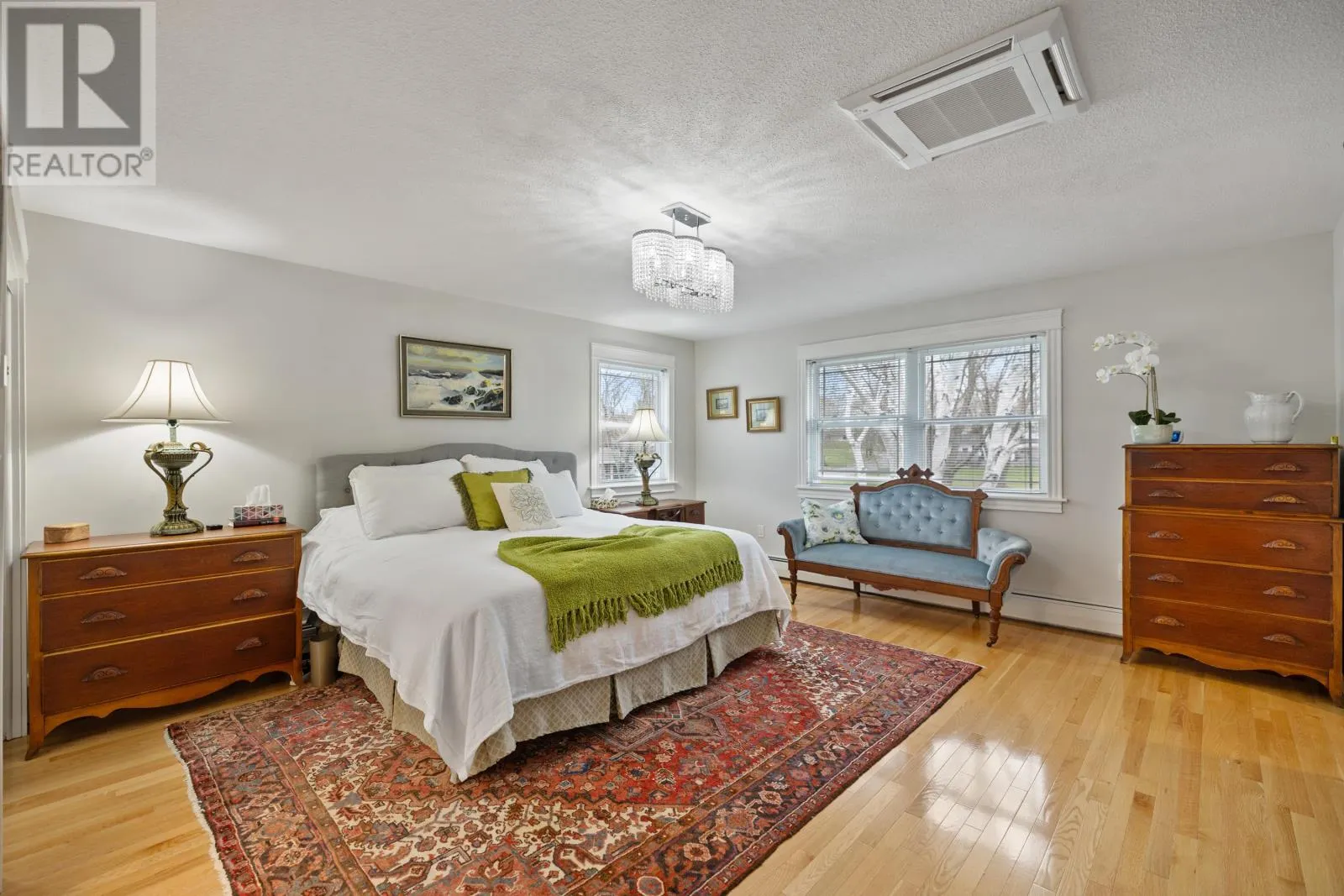 33 St Claire Avenue