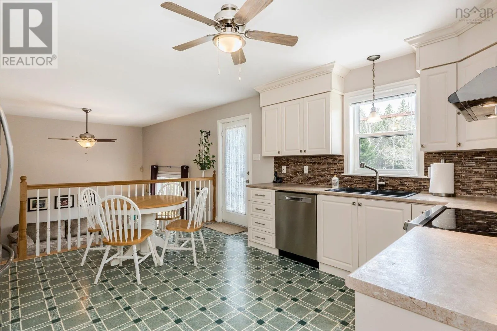 227 St George Blvd