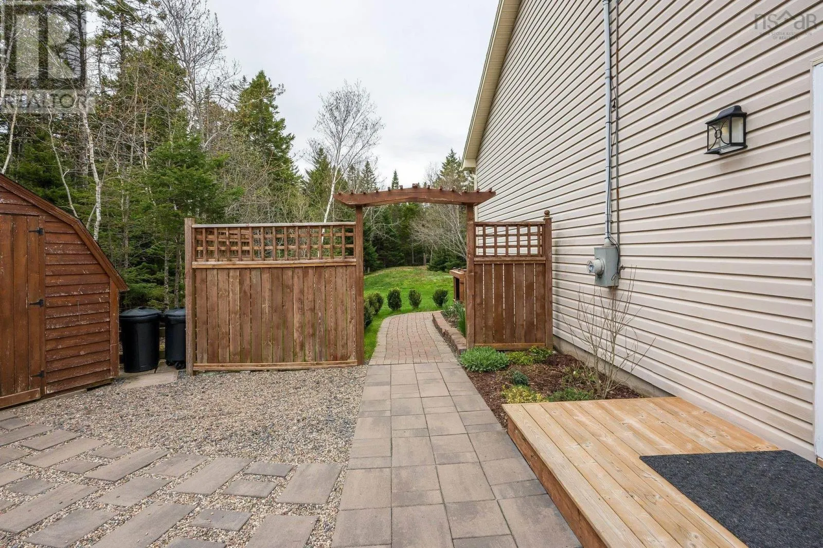 227 St George Blvd