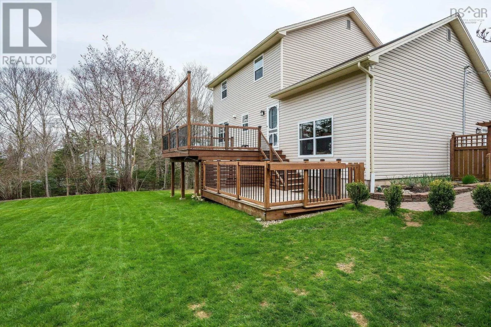 227 St George Blvd
