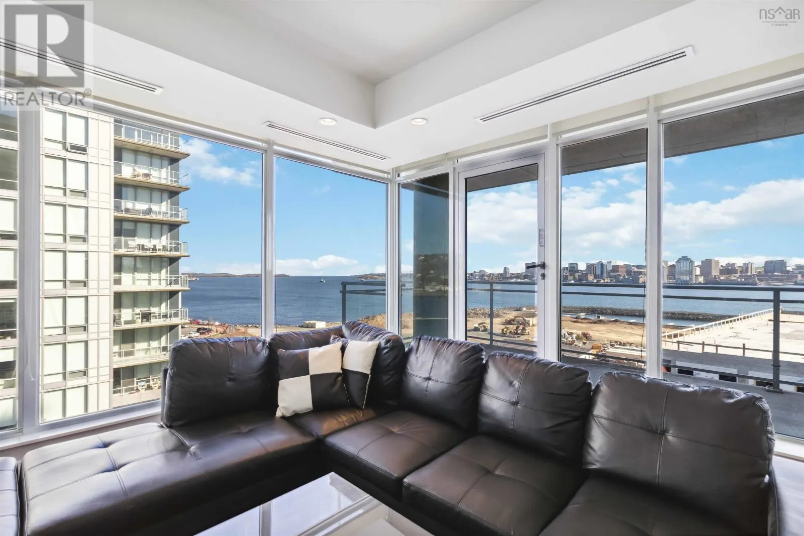 704 31 Kings Wharf Place