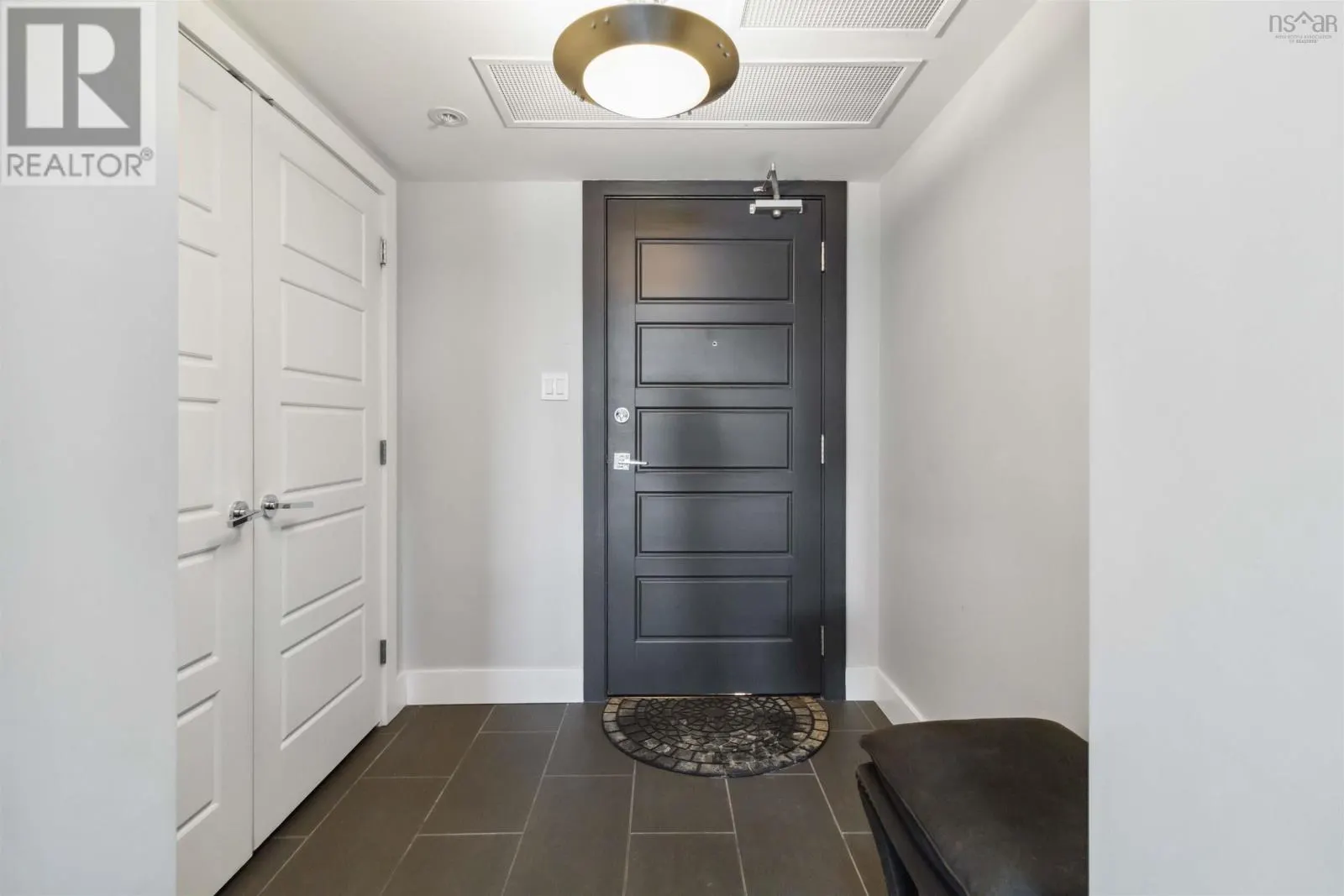 704 31 Kings Wharf Place