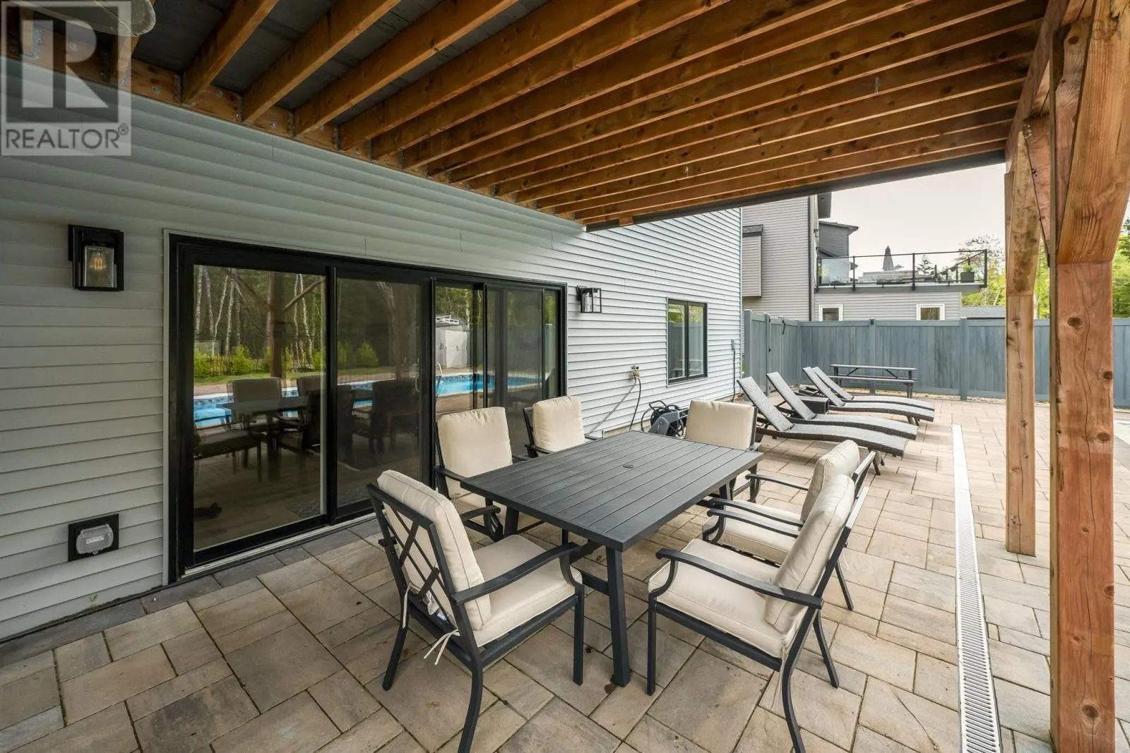 33 Cairnstone Lane